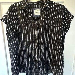 Jachs Women's Black and White Button Down Shirt